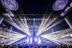 cach-bo-tri-den-san-khau-chuyen-nghiep